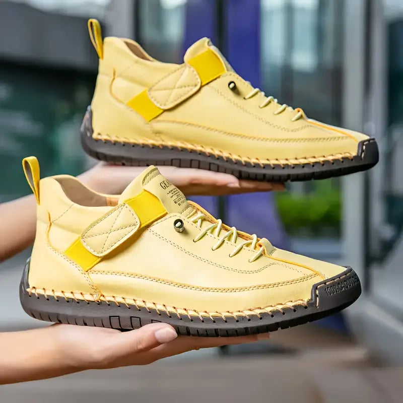 Zapatillas de mujer — suela acolchada con cordones — uso diario